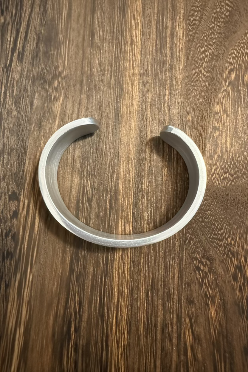 Aluminum cuff with chain stamp